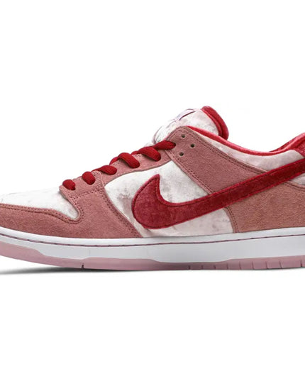Nike SB Dunk Low 'StrangeLove Skateboards' (Regular Box)