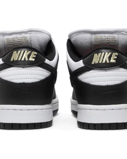 Supreme x Nike SB Dunk Low 'Black' (2021)