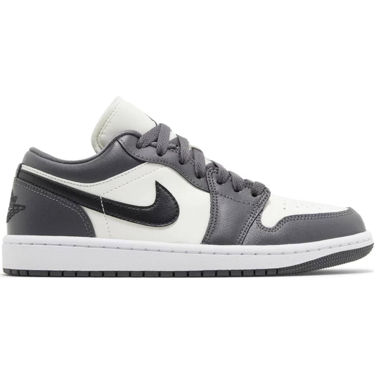 Air Jordan 1 Low &