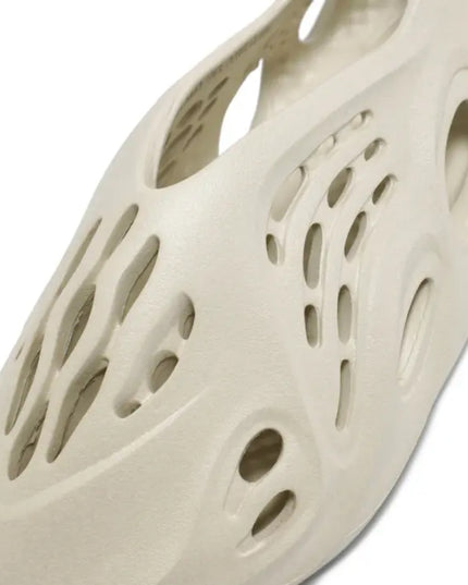 Adidas Yeezy Foam RNNR 'Sand'