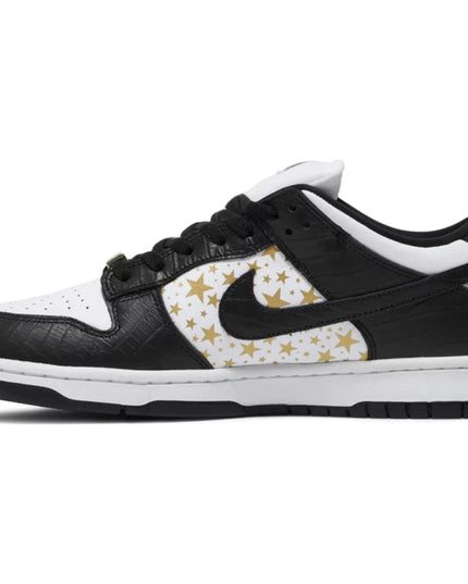 Supreme x Nike SB Dunk Low 'Black' (2021)