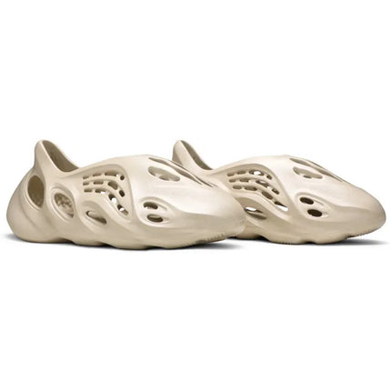 Adidas Yeezy Foam RNNR 'Sand'