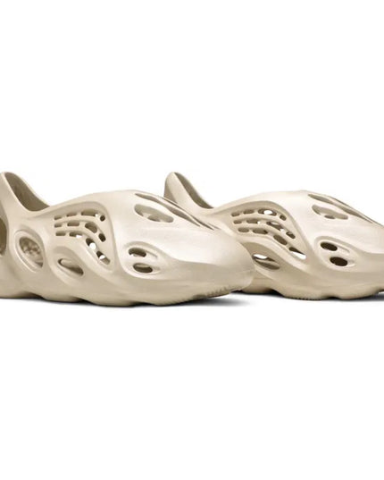 Adidas Yeezy Foam RNNR 'Sand'