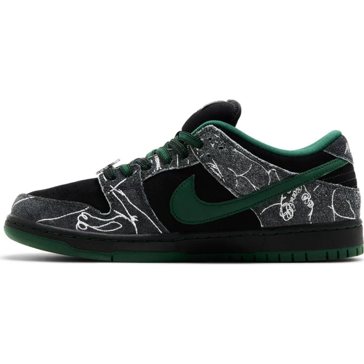 Nike SB Dunk Low &