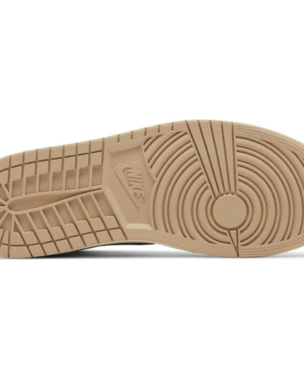 Air Jordan 1 Retro High OG 'Latte' (Women's)