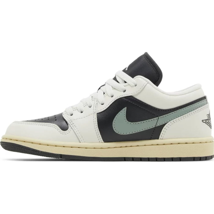 Air Jordan 1 Low &