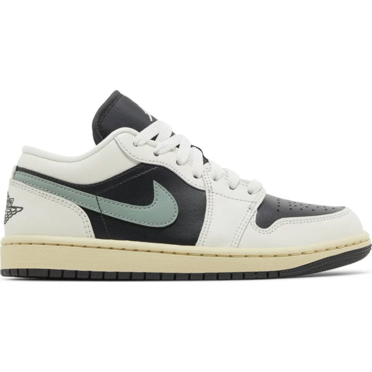 Air Jordan 1 Low &