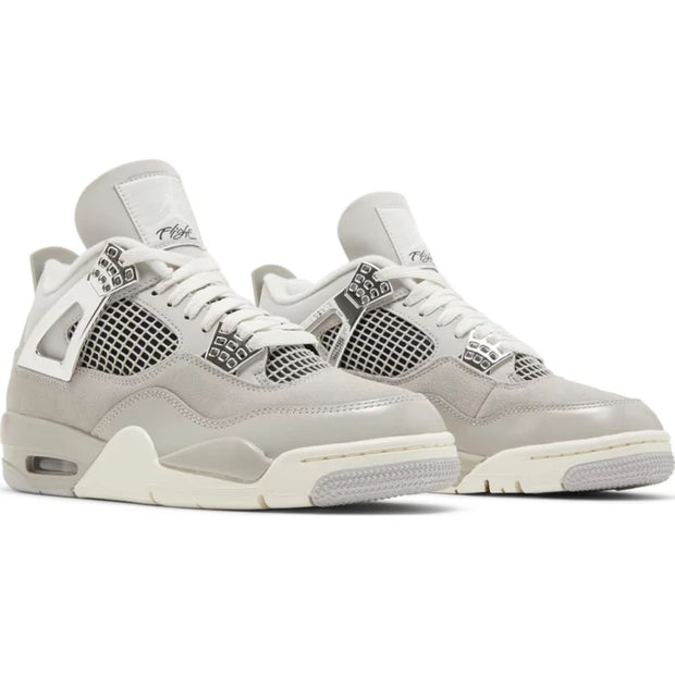 Air Jordan 4 Retro &