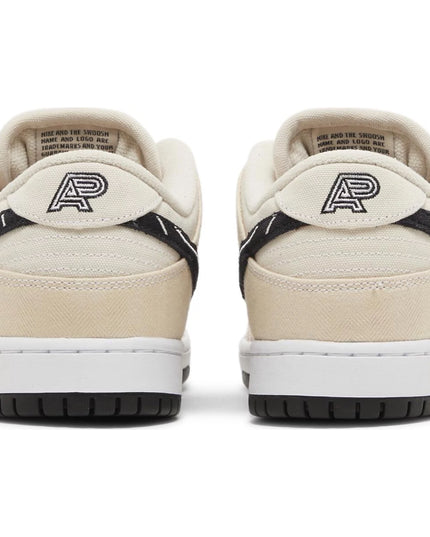 Nike SB Dunk Low 'Albino & Preto'