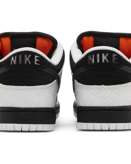 Nike SB Dunk Low 'TIGHTBOOTH'