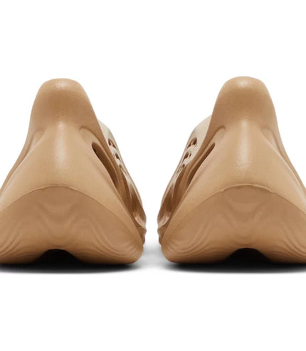 Adidas Yeezy Foam RNNR 'Clay Taupe'