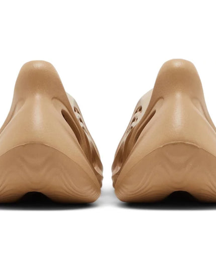Adidas Yeezy Foam RNNR 'Clay Taupe'