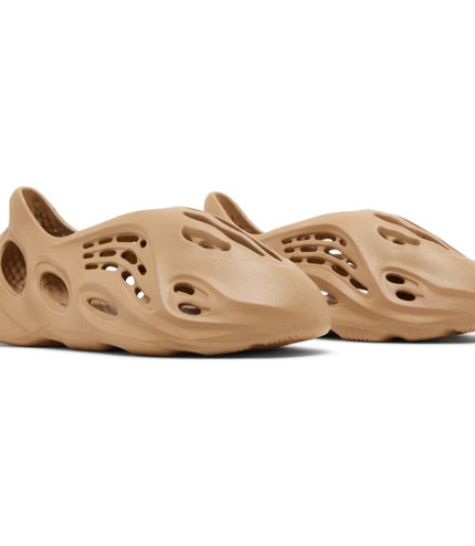 Adidas Yeezy Foam RNNR 'Clay Taupe'