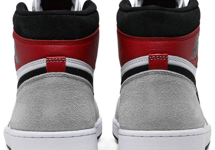 Air Jordan 1 Retro High 'Light Smoke Grey'