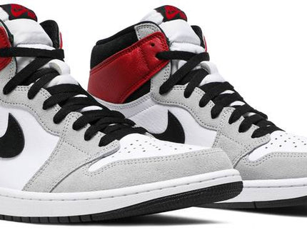 Air Jordan 1 Retro High 'Light Smoke Grey'