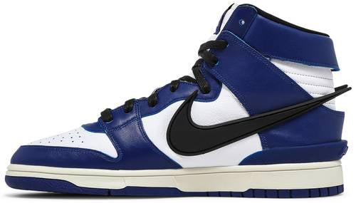 AMBUSH x Nike Dunk types 'Deep Royal'