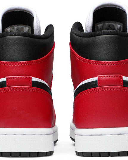 Air Jordan 1 Mid 'Chicago Black Toe'