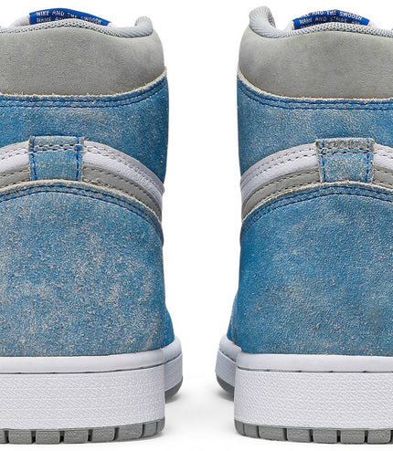 Air Jordan 1 Retro High OG 'Hyper Royal'