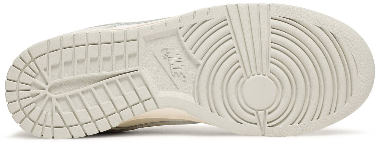 Nike Dunk Low 'Sail Light Bone' (Women's)